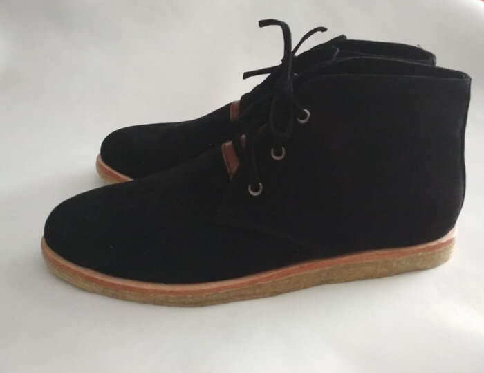 Kasabian Double Sol dari Suedehead Shoes dengan warna hitam dan sol kulit cokelat